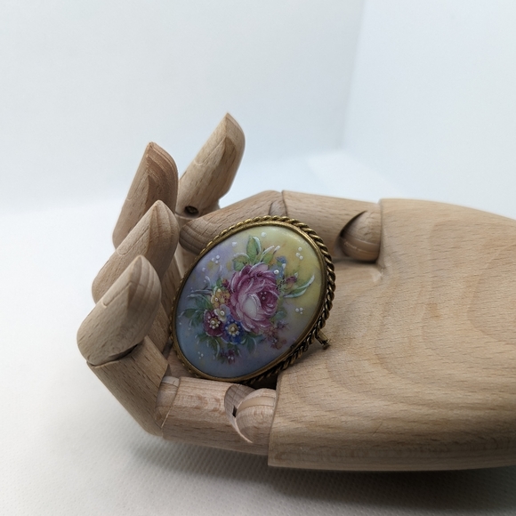 Limoges France Vintage Oval Porcelain Rose Flower Brooch Pin Trombone Clasp - Picture 3 of 9